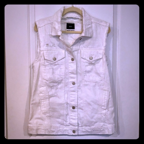 BDG (UO) White Denim Distressed Hip Length Vest - Picture 2 of 7
